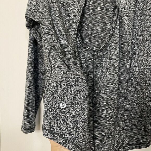 Lululemon space dye black long sleeve keyhole back shirt size 10 - Picture 3 of 3